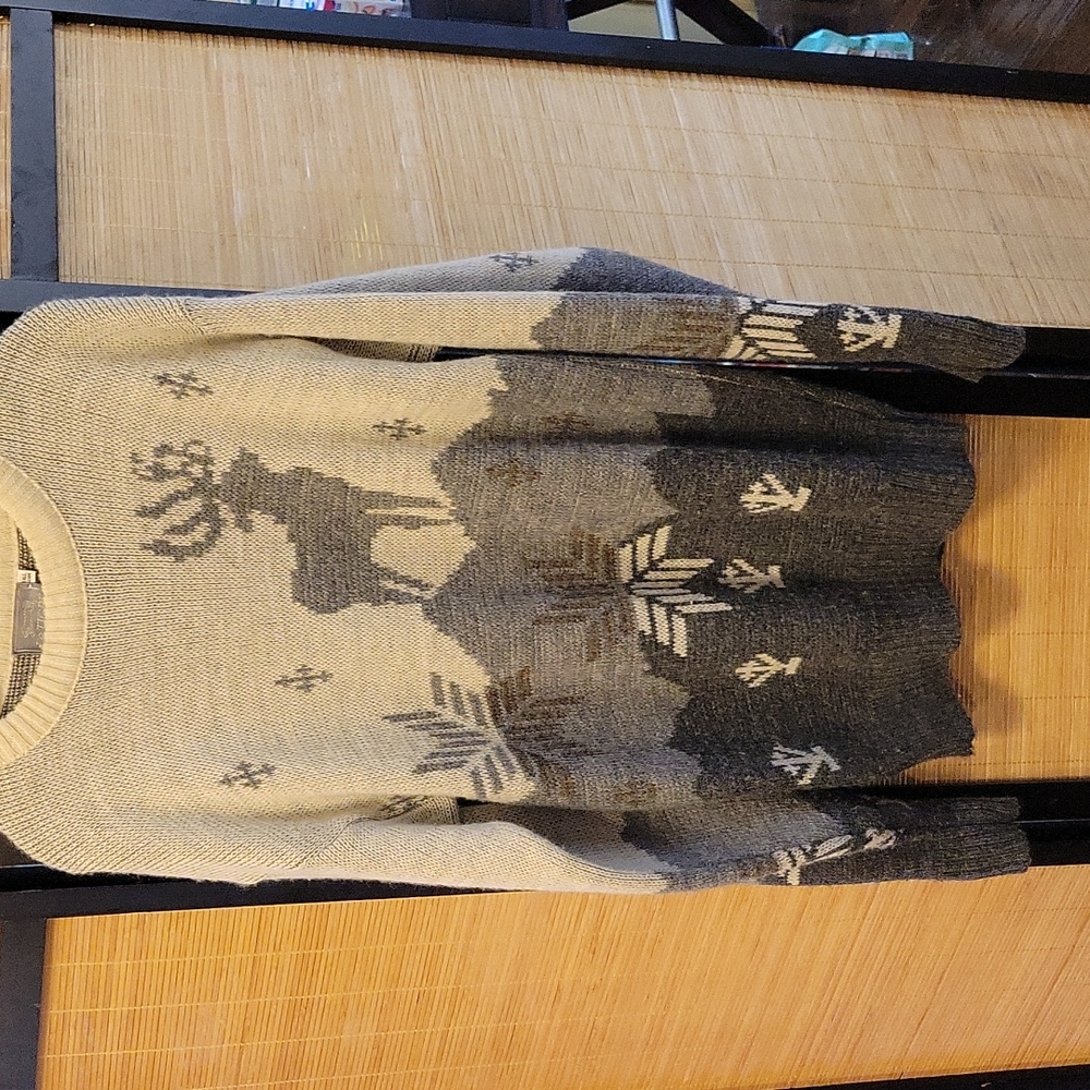 Vintage 80's LeTigre Sweater. Tall L/XL Multi tone gray deer and snowflake
